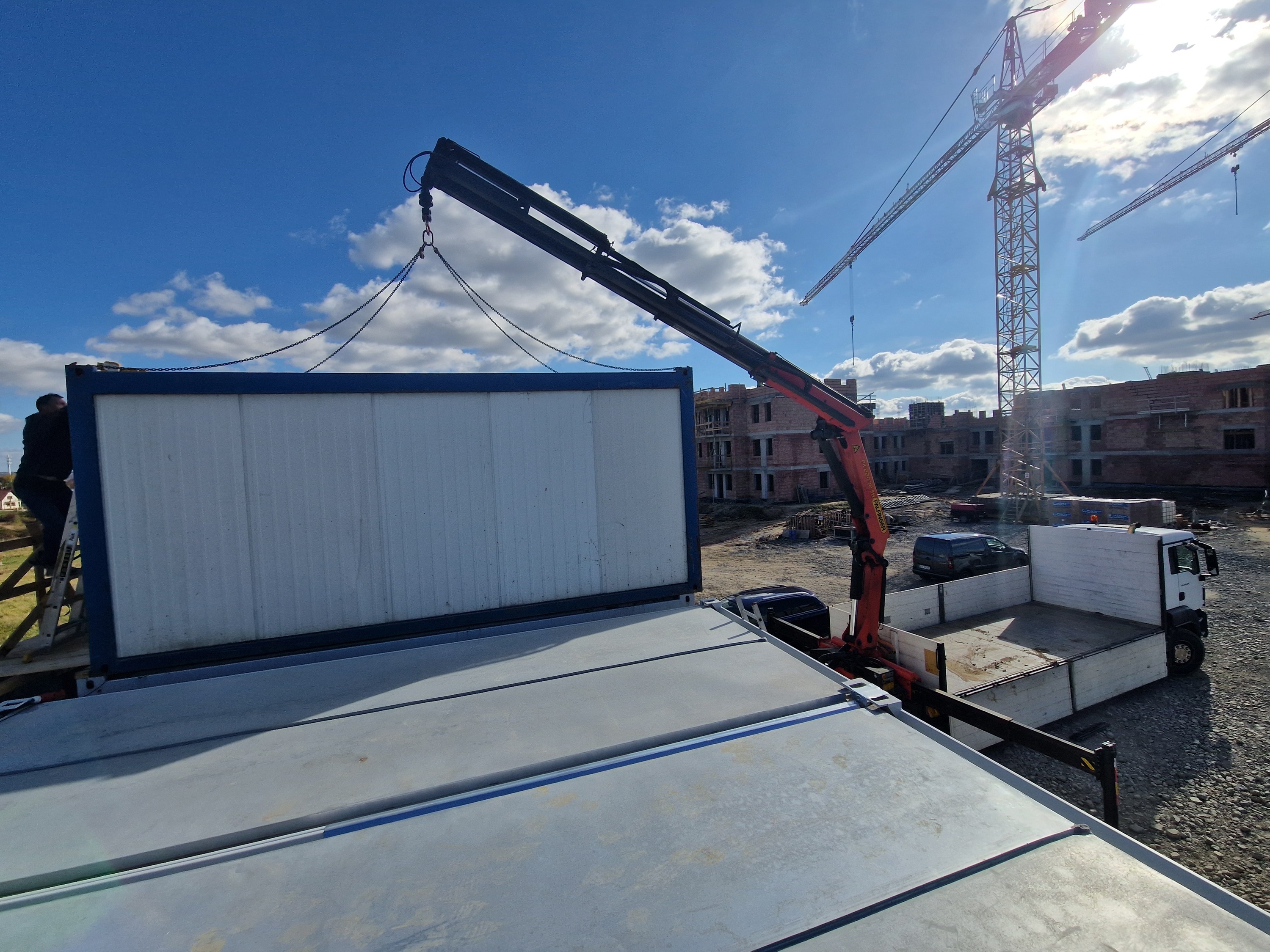 Rozładunek kontenerów HDS